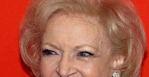 Muere a los 99 años Betty White: adiós a la mítica protagonista de 'Las chicas de oro'