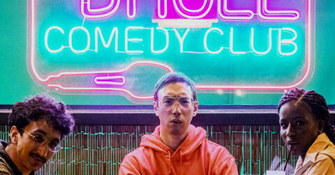 'Drôle' (Humoristas en París) retrata el mundo del stand-up en Netflix