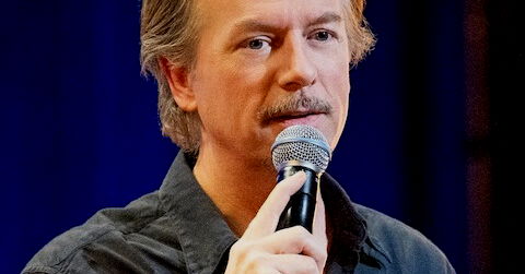 'Nothing Personal', el primer especial de stand-up de David Spade para Netflix se estrena el 26 de abril [ENG]